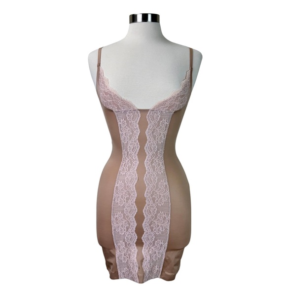 Secret by Victoria's Secret So Curvaceous Pink Lace Trim Shaping Slip Medium - Picture 1 of 13